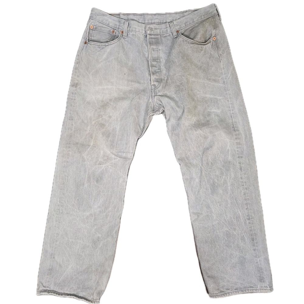 Levis 501 Jeans Mens 38x30 (Tag 38×32) Gray Light Wash Straight Fit Button Fly